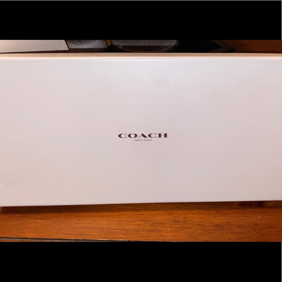 Coach cellphone gloves and cellphone case - Picture 2 of 2